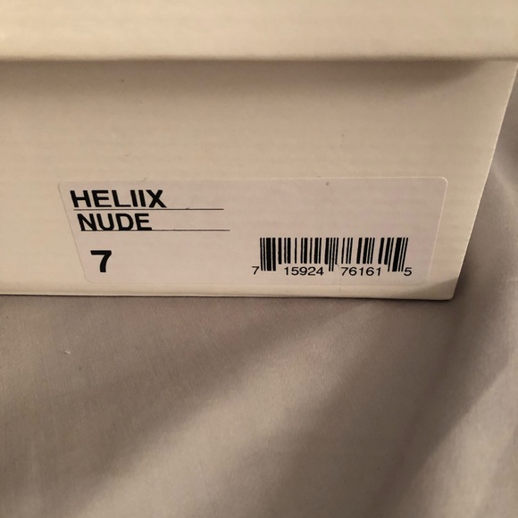 Steve Madden “Helix” Nude Heels - Picture 2 of 7
